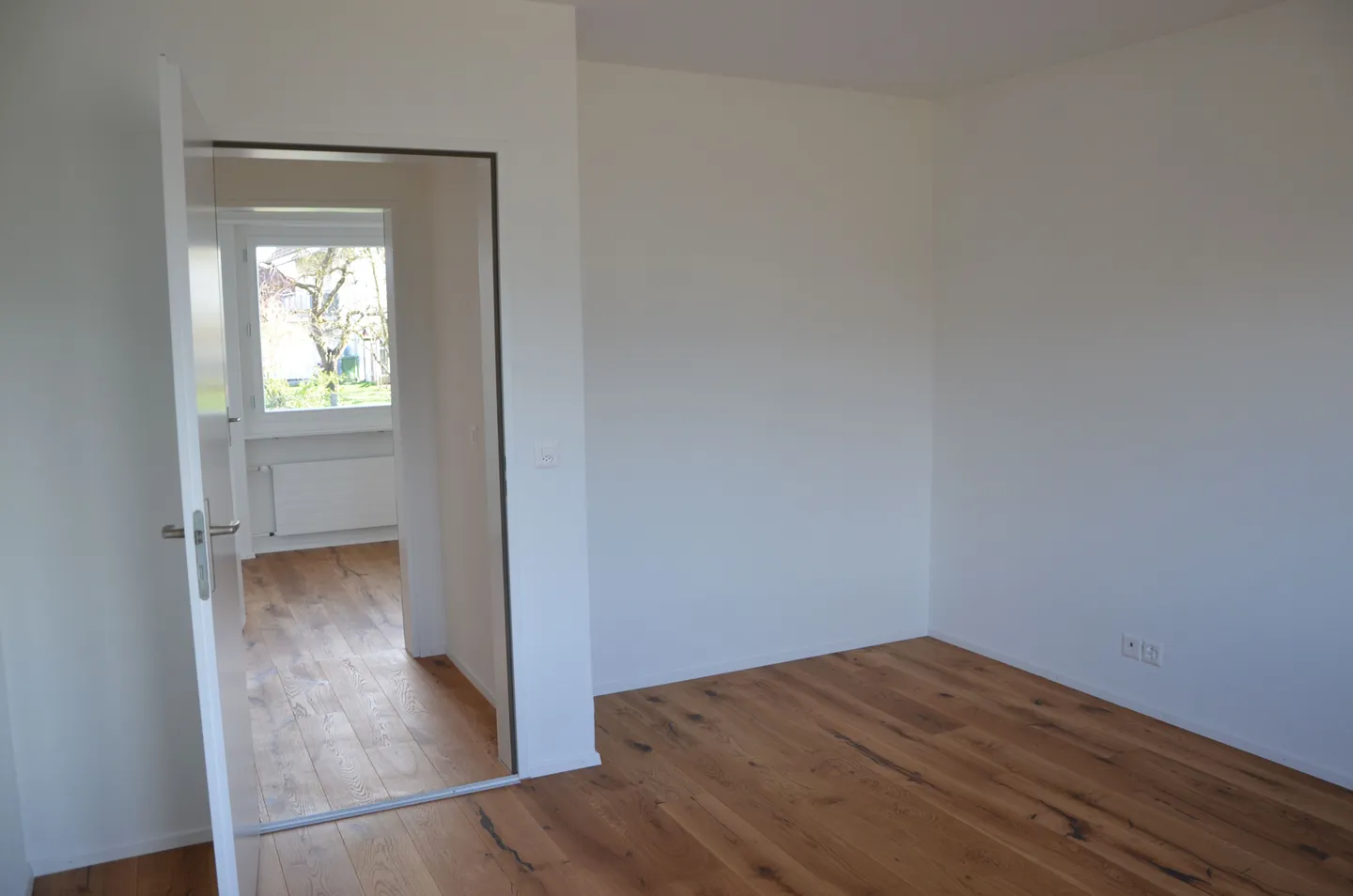 Charmante maison individuelle de 5,5 pièces avec jardin à Herzogenbuchsee, canton de BE - Photo 8 sur 13