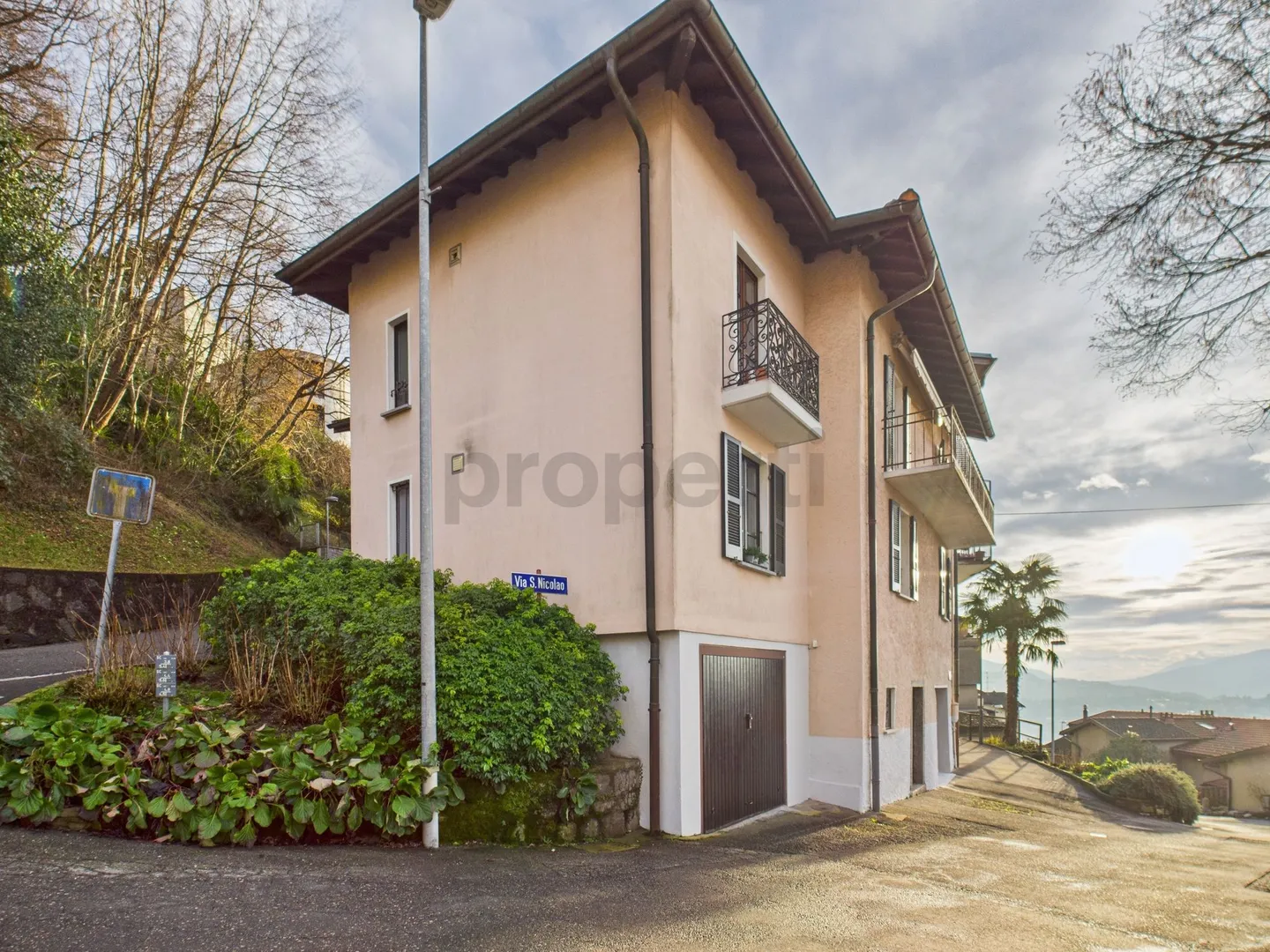 Doppelhaushälfte in Viganello mit Blick auf Lugano - ideal als Wohnsitz oder Investition - Foto 2 von 13