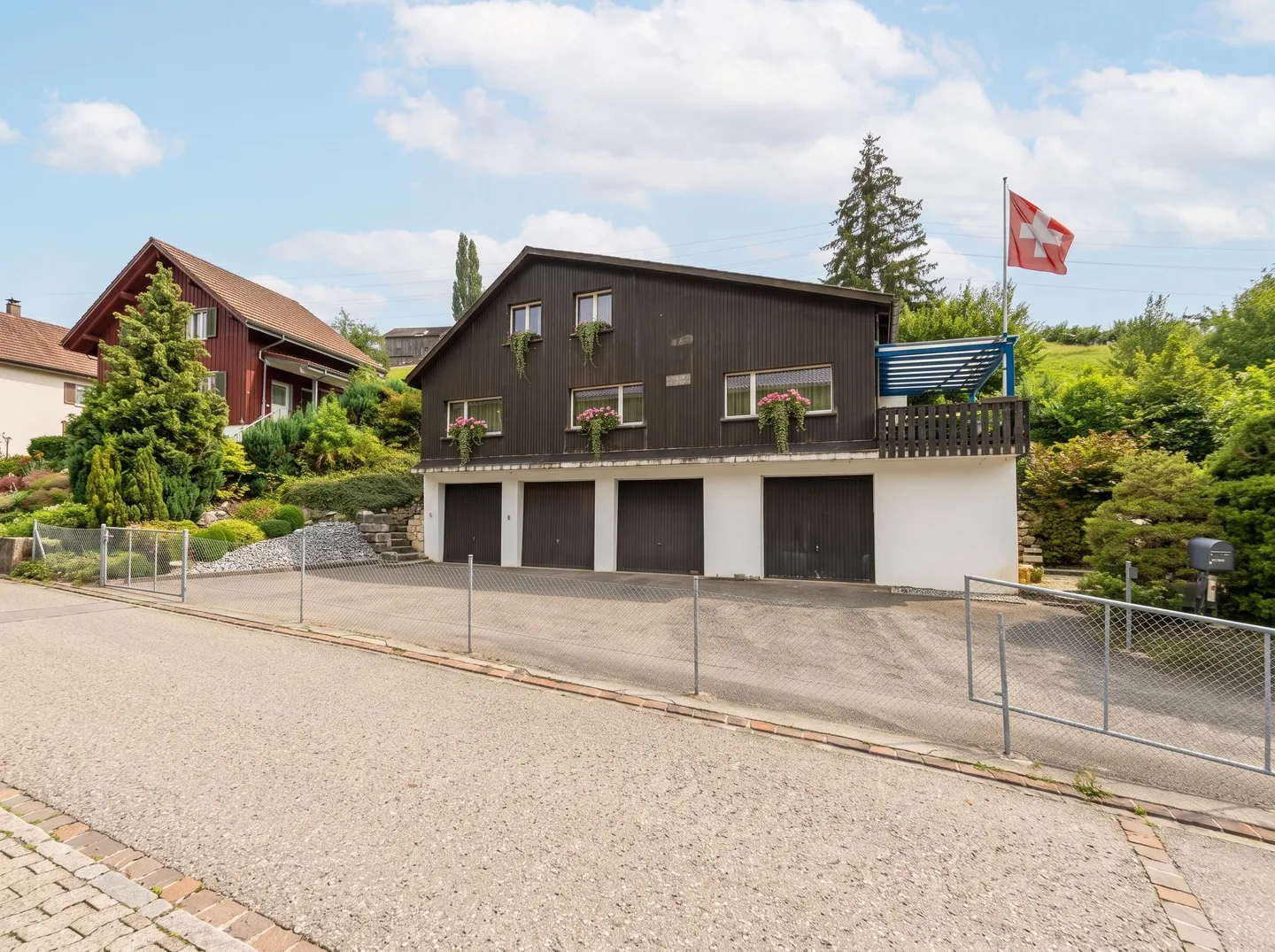 Charmantes Familienidyll an der Wasserfluh in Lichtensteig - Foto 1 von 13