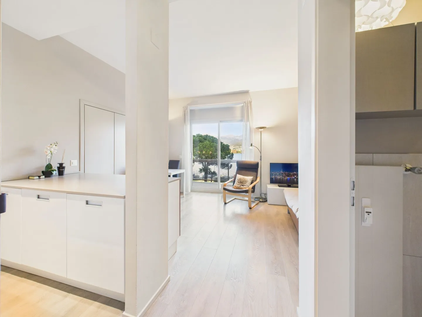 Elegantes, renoviertes Studio mit Seeblick in Paradiso - Foto 6 von 13