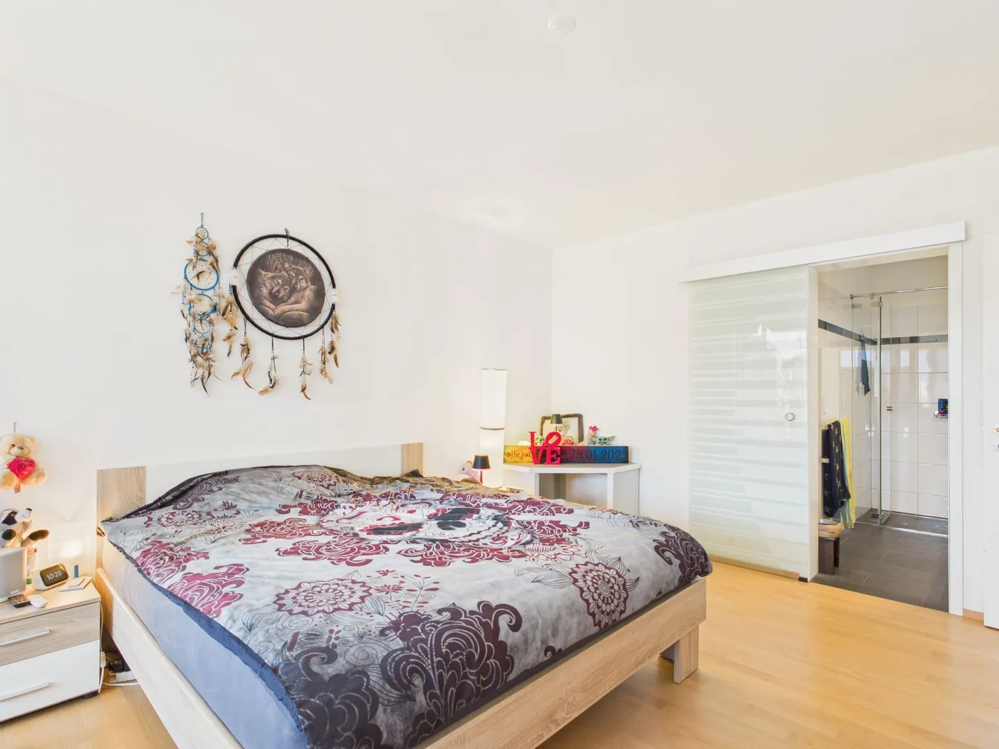 Helle, moderne 4.5-Zimmer-Wohnung mit einzigartiger Terrasse und Panorama-Aussicht in Spiez - Foto 4 di 11