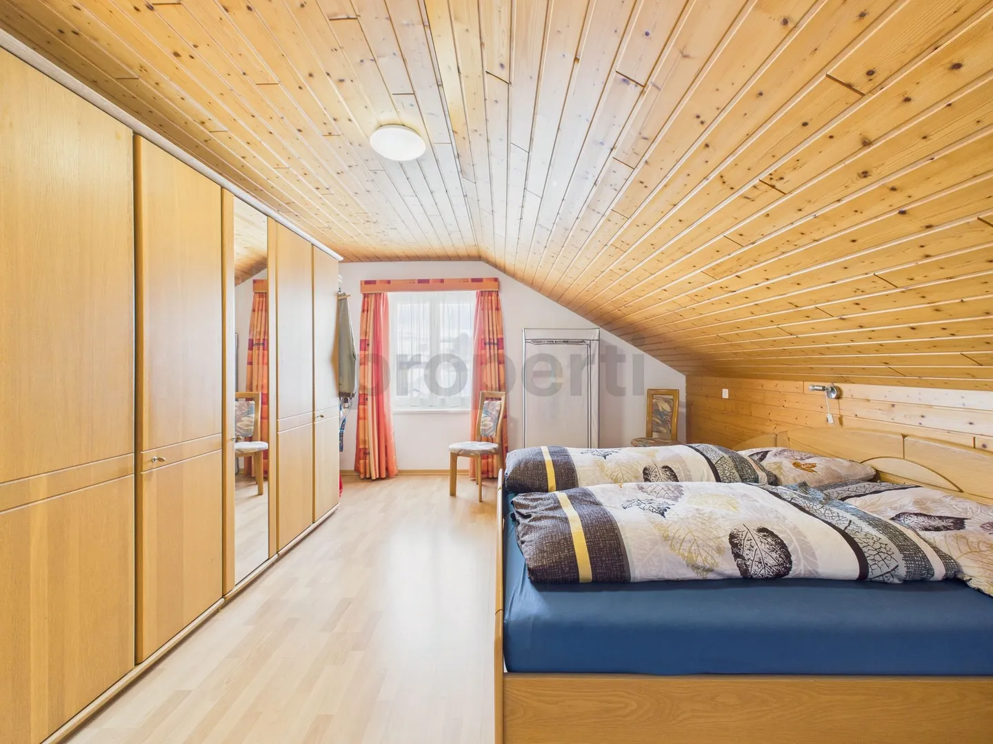 Charming 4-Room Attic Apartment in Fahrwangen - Photo 7 of 13