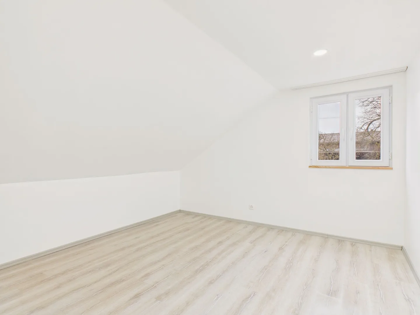 Appartement 3.5 pièces récemment rénové avec balcon à Amriswil - Photo 5 sur 8