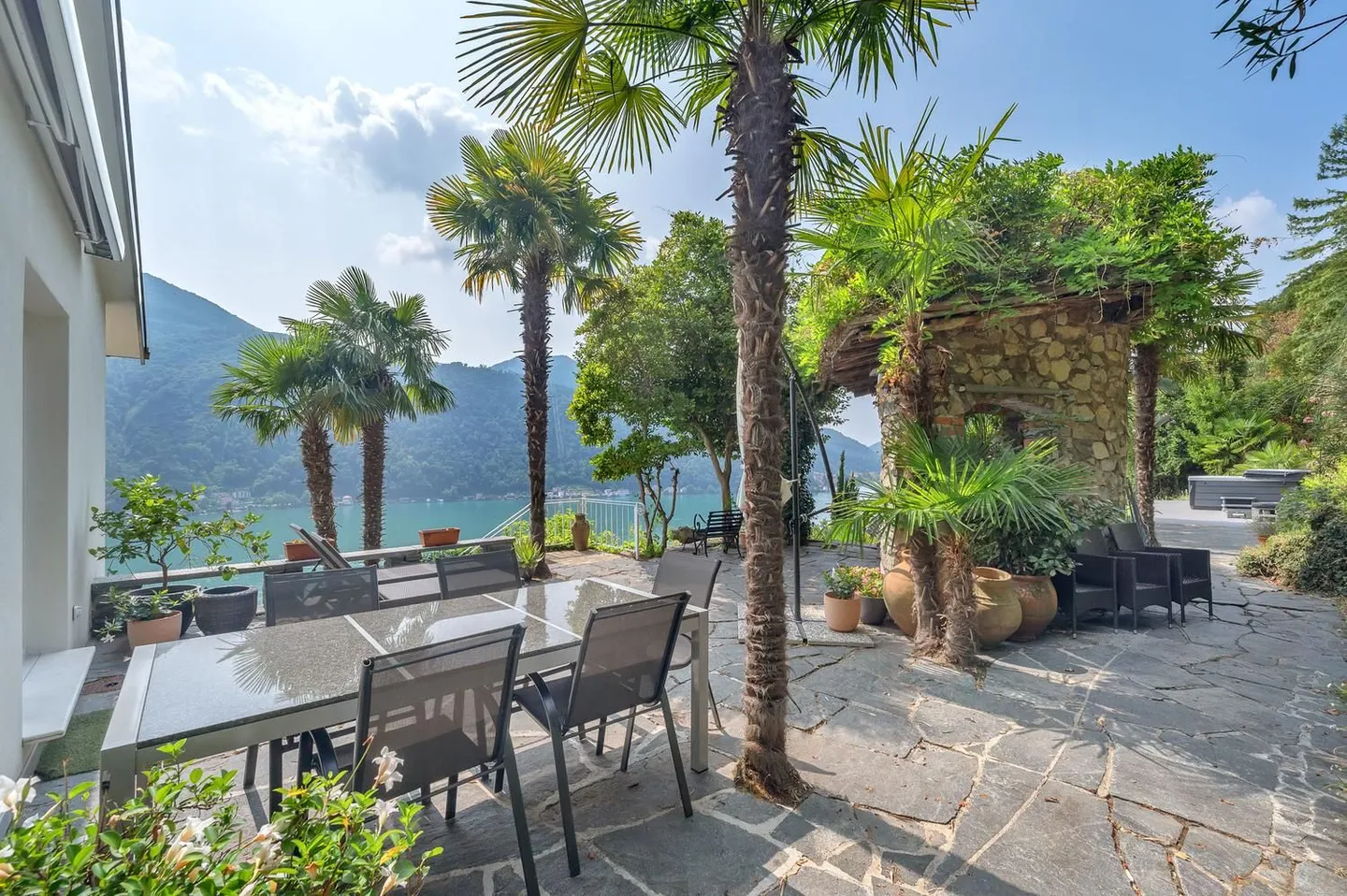 Villa de charme à Morcote avec jardin et vue sur le lac à couper le souffle - Photo 11 sur 13