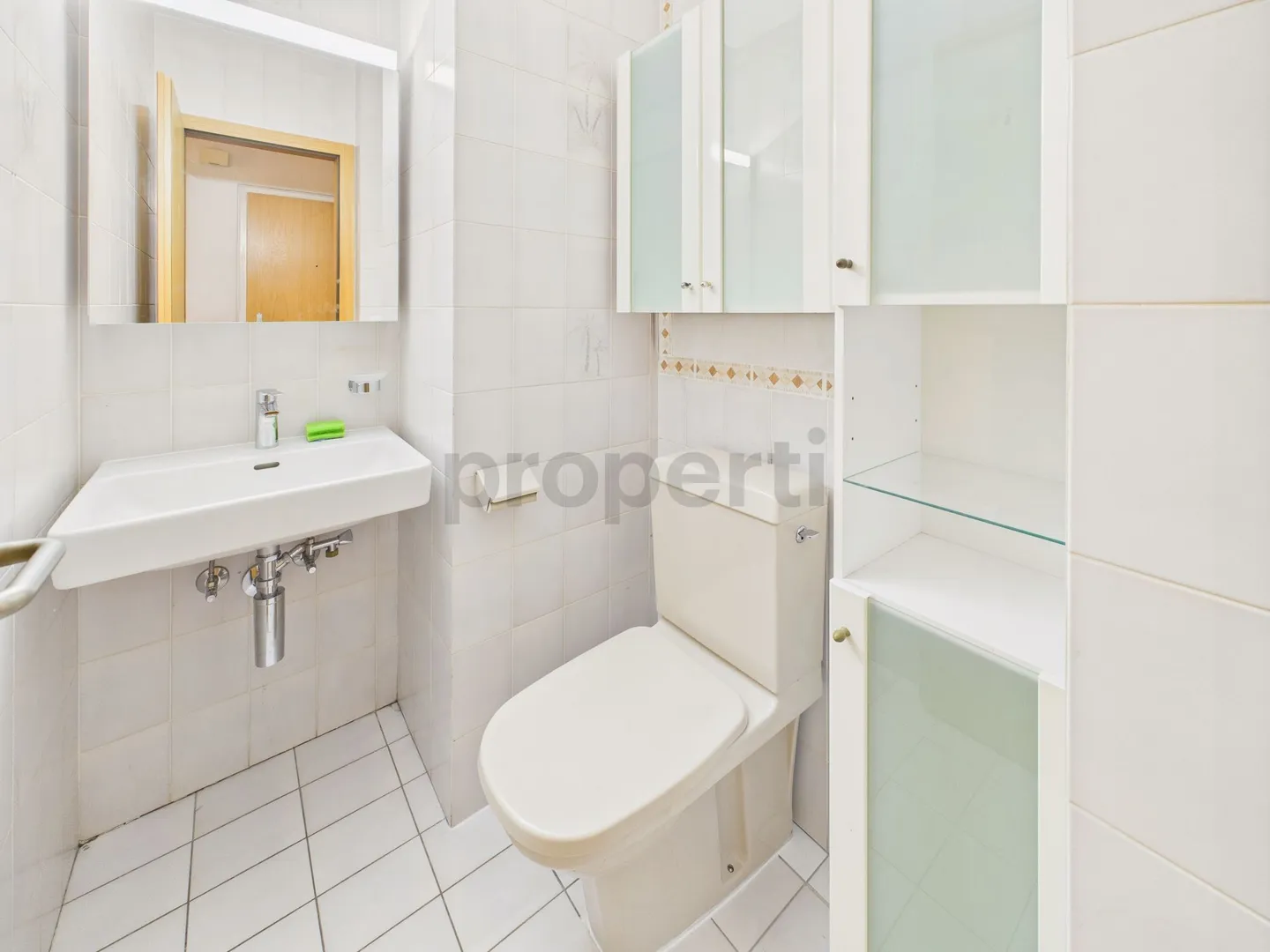 Spacious 3.5 room apartment with balcony in Sion - Photo 7 of 12