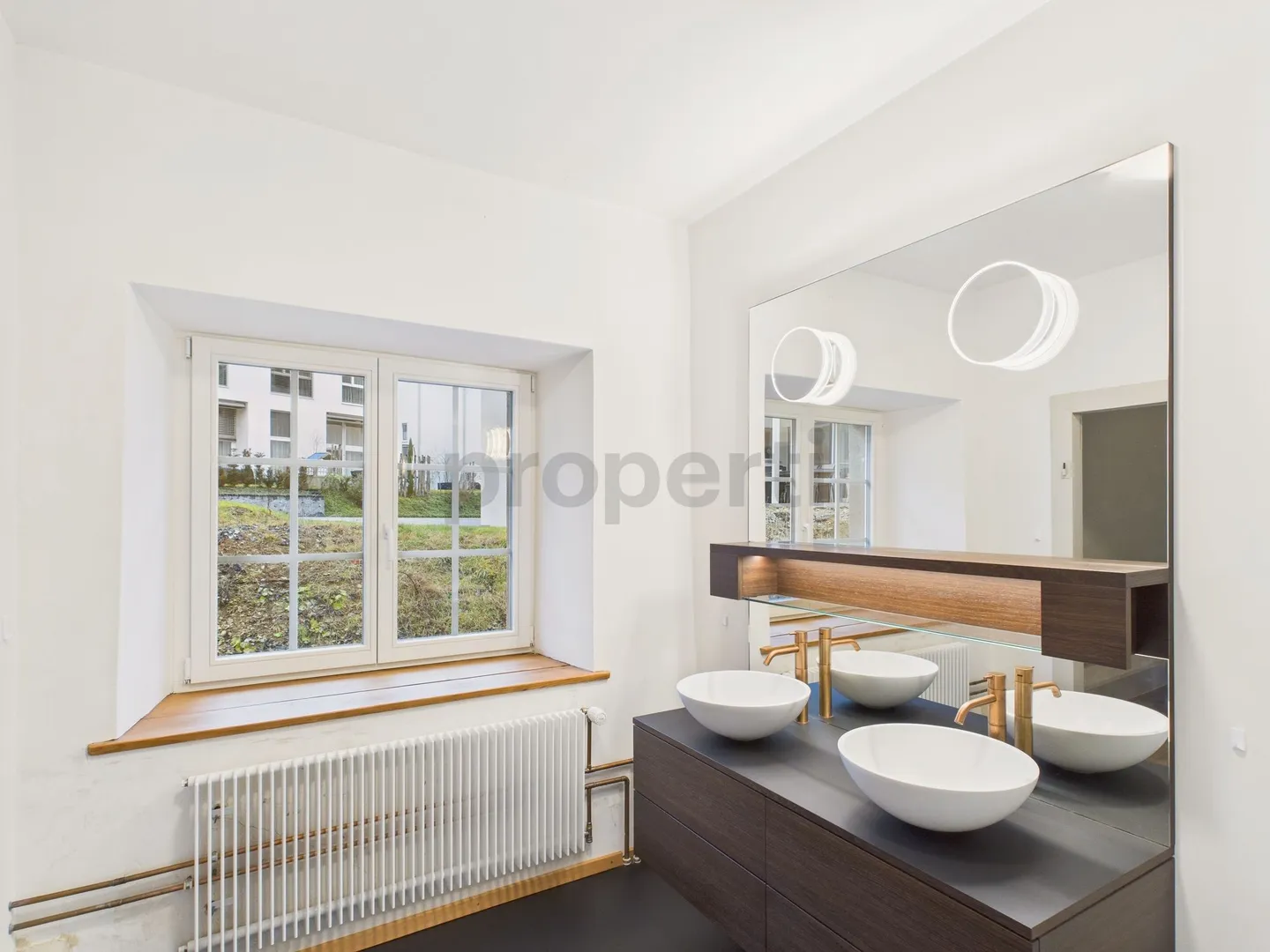 Bellissimo appartamento storico di 3,5 stanze a Zunzgen, moderno con standard di alta qualità - Foto 7 di 12