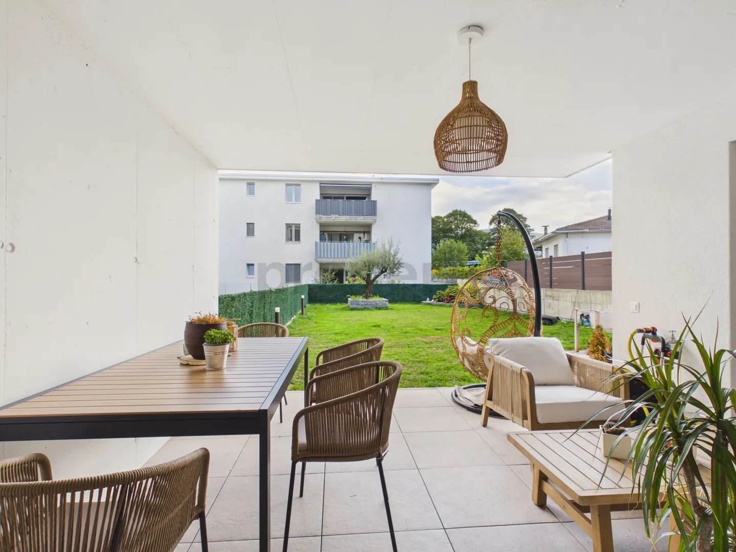 Jardin Privé de 122 m², Grande Terrasse Couverte & Exposition Sud ! - Photo 9 sur 13