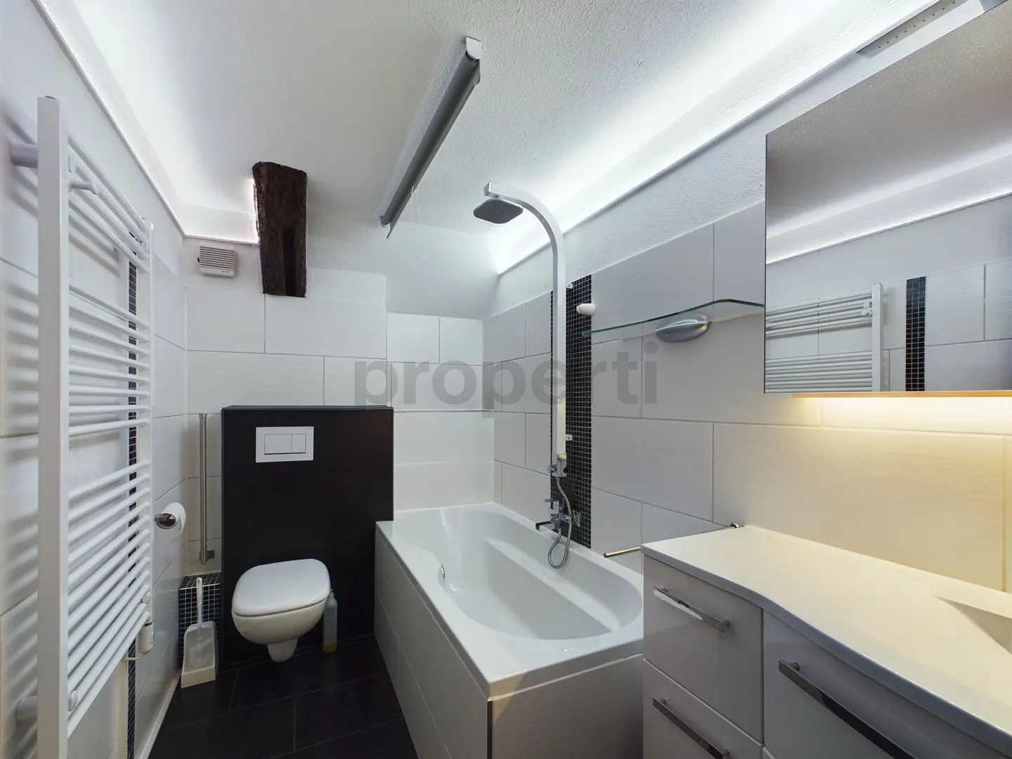 Traumhafte 4.5-Zimmer-Dachwohnung in bester Lage in Freienstein-Teufen - Foto 8 von 11