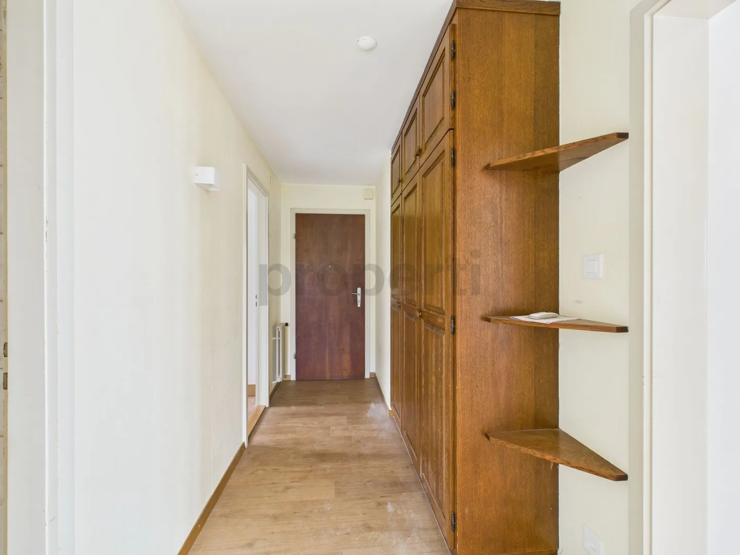 Charming 2.5 rooms with panoramic lake view in Milvignes - Photo 5 of 8