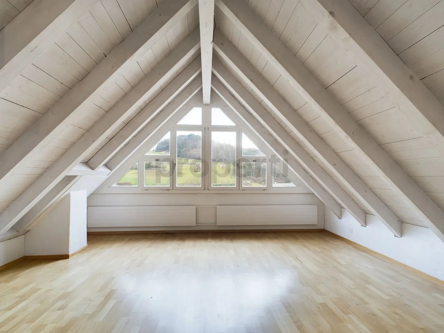Maison duplex de 3,5 pièces au calme avec beau jardin et petit étang à Maisprach - Photo 8 sur 13