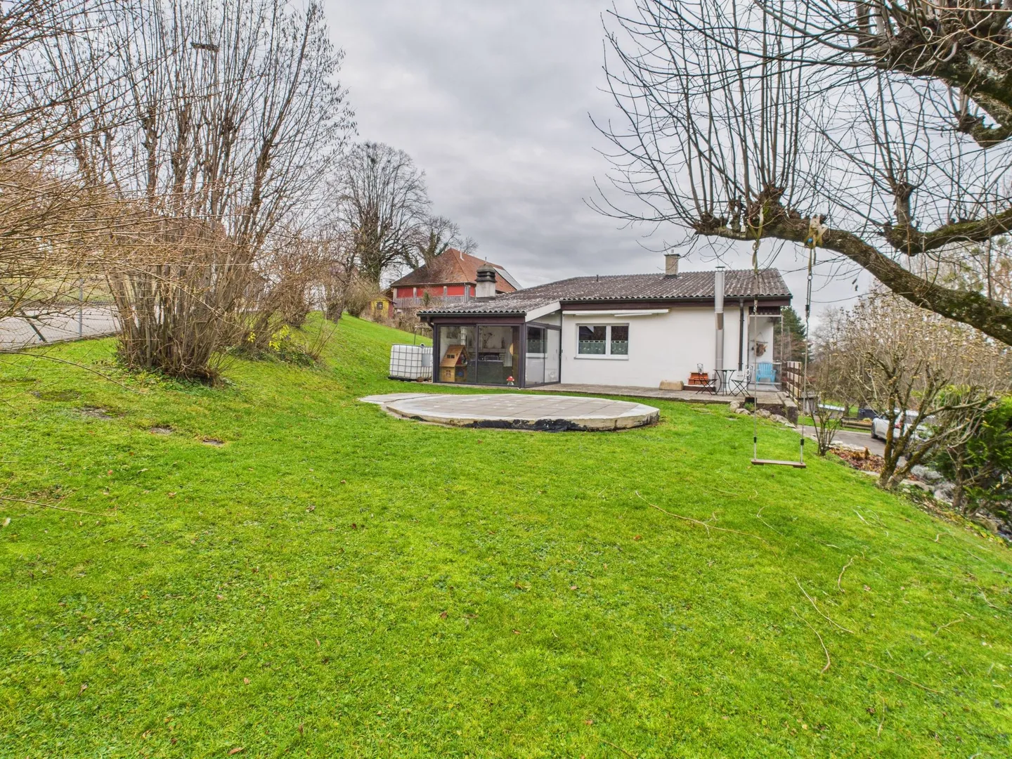 Geräumige 6-Zimmer-Familienwohnung mit Garten in Fontenais - Foto 2 von 12