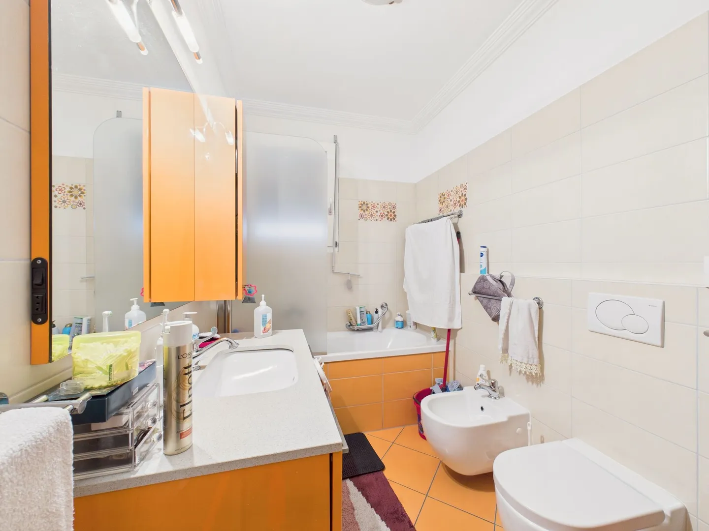 ELEGANT 4.5-ROOM APARTMENT WITH LAUNDRY - Photo 8 of 10