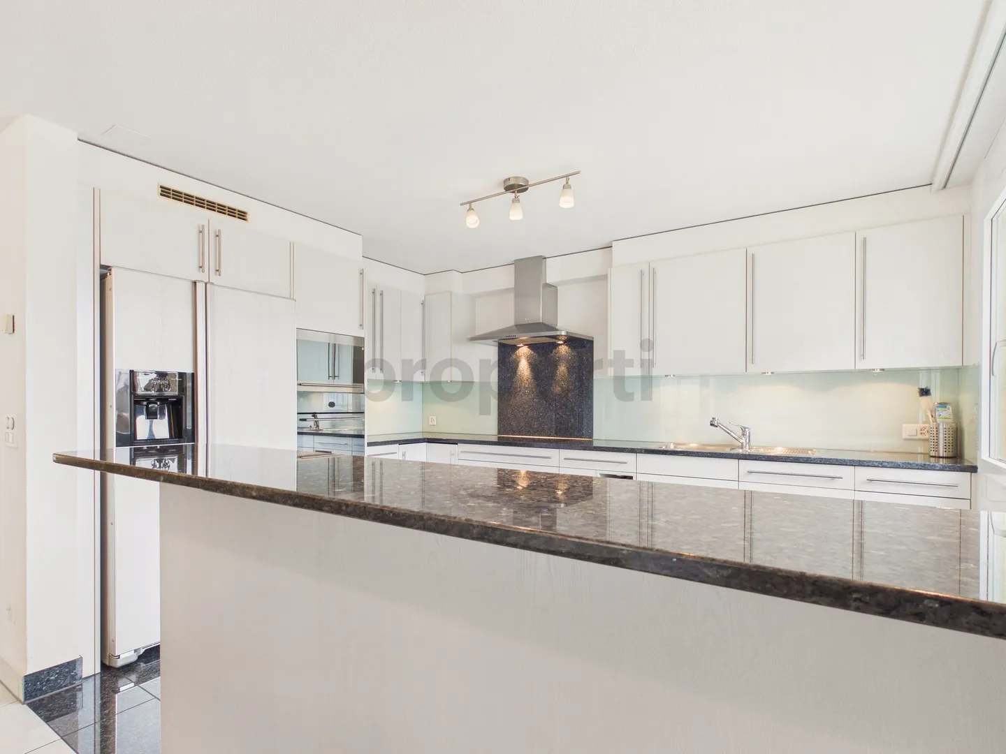 Appartement spacieux de 4,5 pièces avec balcon ensoleillé, Effretikon - Photo 4 sur 13