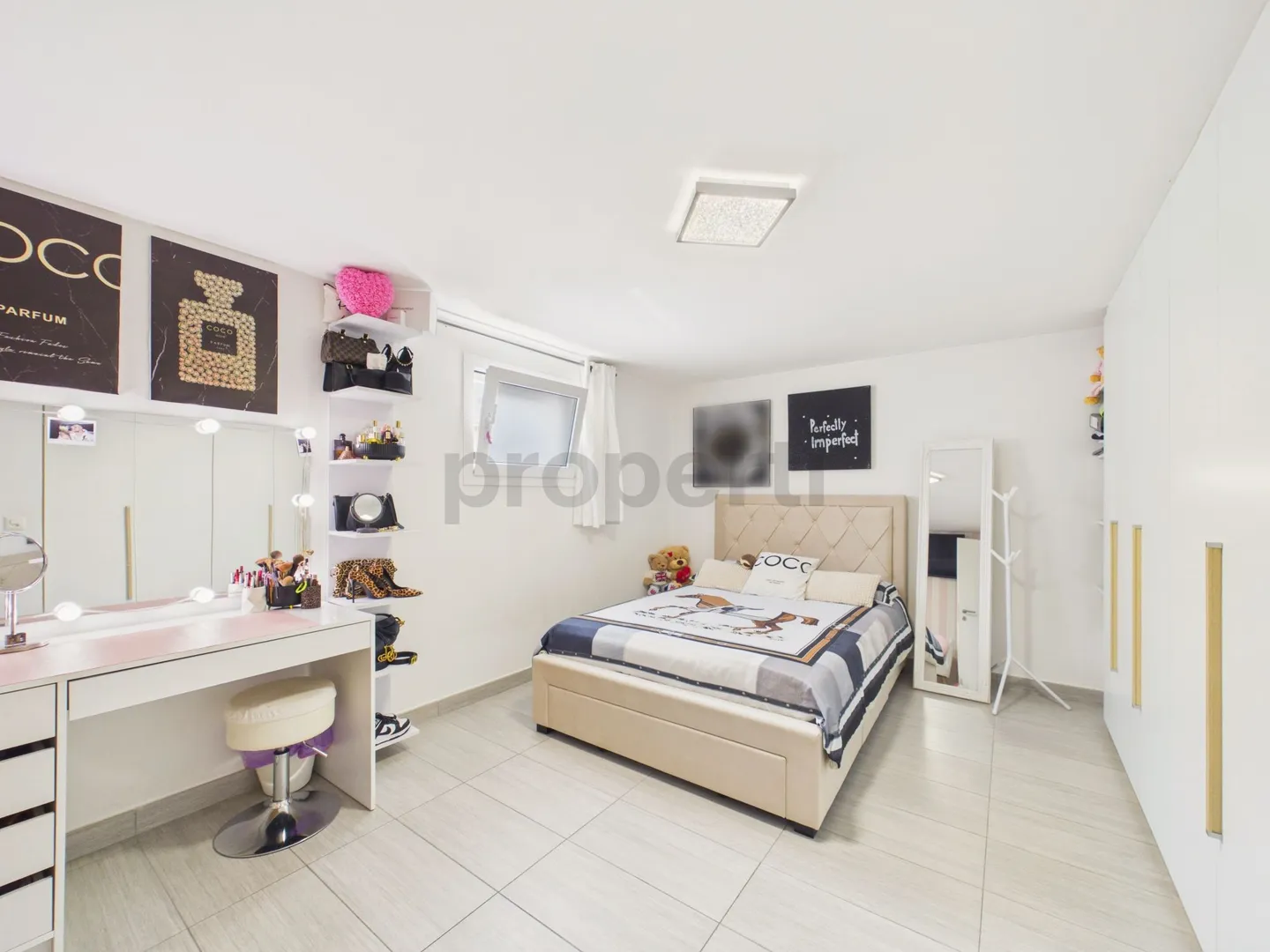 Single-family house with 6.5 rooms, exclusive garden, and generous spaces - Photo 7 of 13