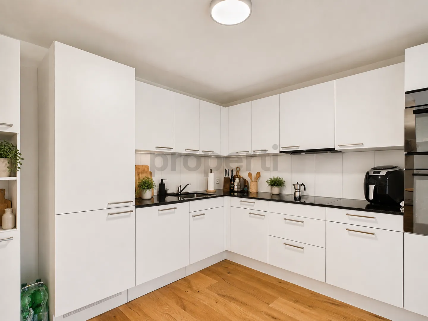 Appartamento ristrutturato di 3.5 locali con area salotto privata in giardino e servizi moderni - Foto 5 di 11