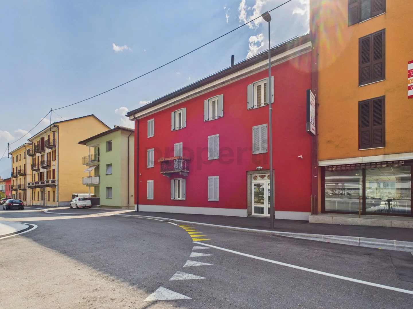 Opportunité d'investissement exclusive - Immeuble générant des revenus en face de la gare de Biasca - Photo 5 sur 10