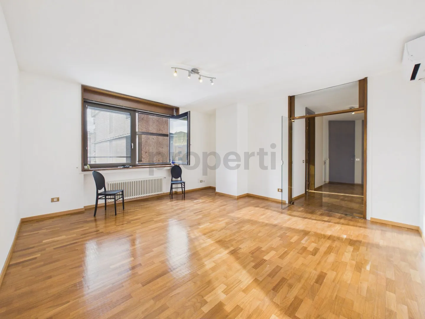 Elegante 4,5-Zimmer-Wohnung im Herzen von Lugano-Cassarate - Foto 1 von 12