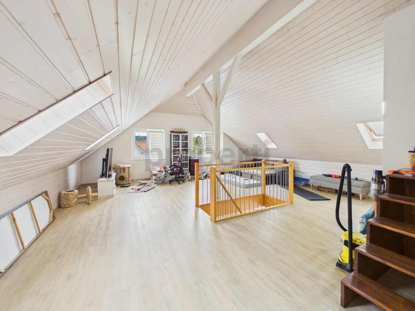 Duplex, Bella Luminosità, Balcone Privato Soleggiato, Riscaldamento a Pavimento, Accesso per Disabili con Ascensore & Scuole a 90m! - Foto 8 di 12