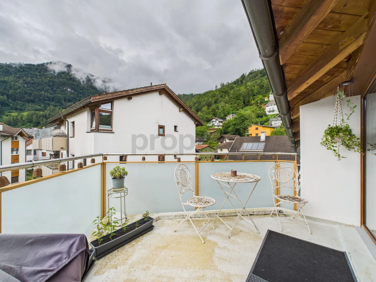 Exclusive 4.5-room penthouse with fantastic light and modern amenities in Untervaz, GR - Photo 10 of 12