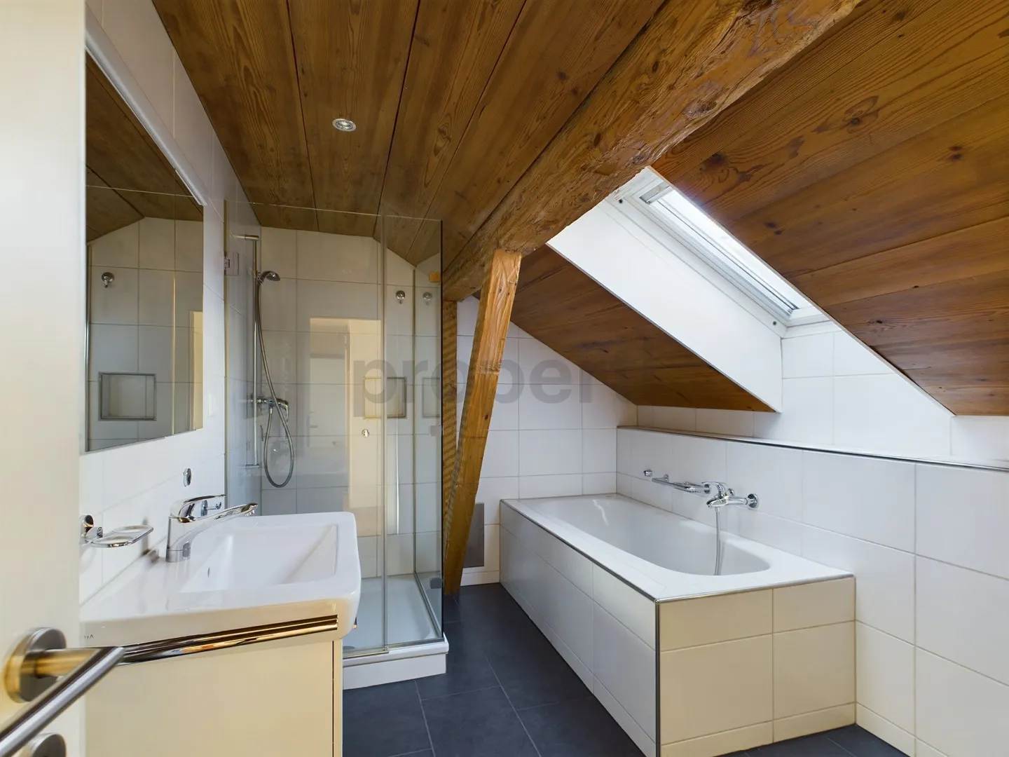 Appartement moderne de 3,5 pièces dans un emplacement central à Sisikon - Photo 5 sur 7