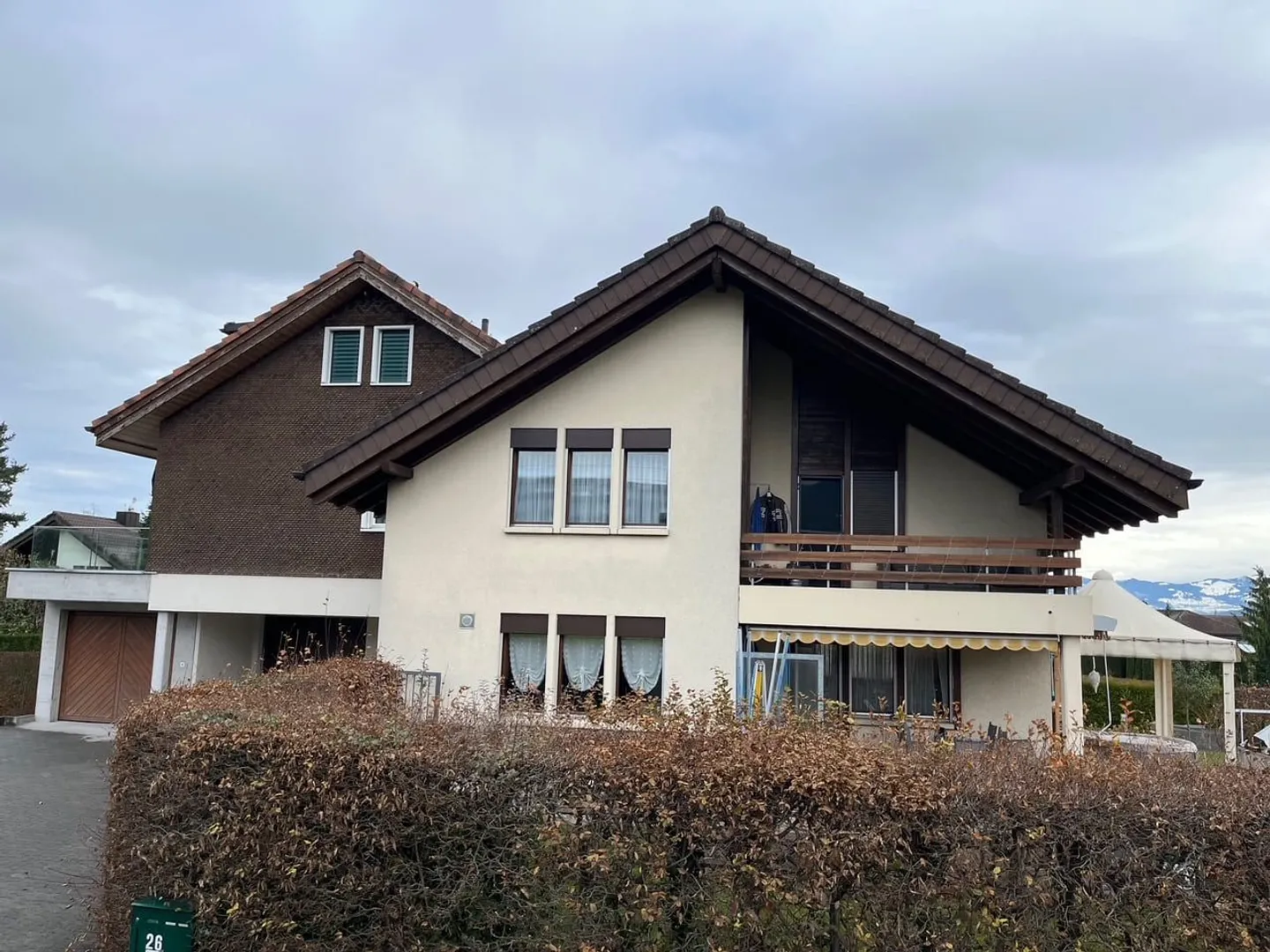 Grosszügiges 6-Zimmer Einfamilienhaus mit Balkon in Altendorf - Foto 8 von 9
