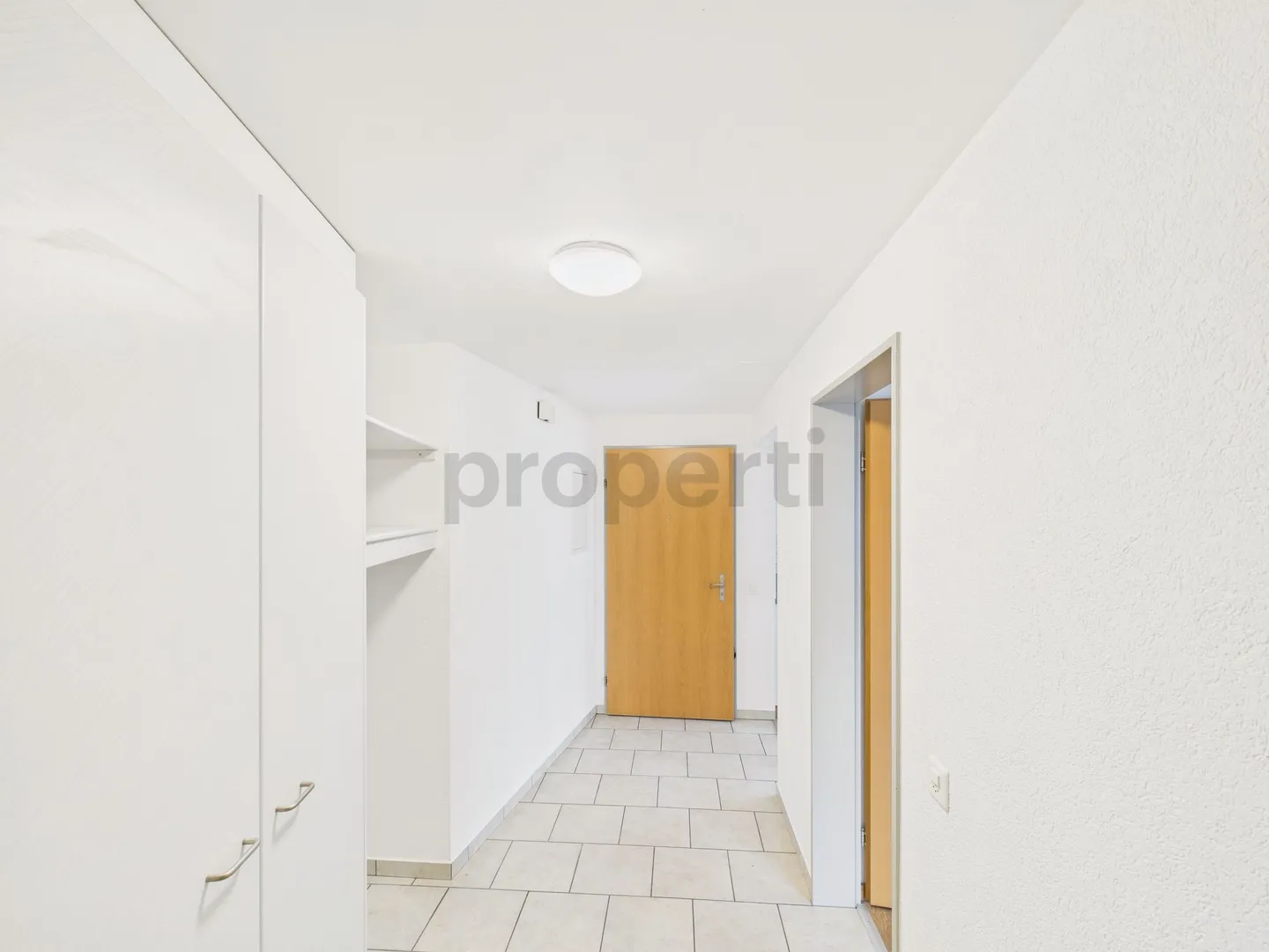 Moderno appartamento di 2,5 stanze con cantina a Nunningen - Foto 6 di 8