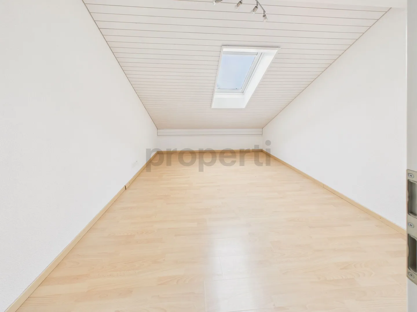 Appartamento attico elegante di 4,5 stanze con vista ampia - Foto 8 di 13