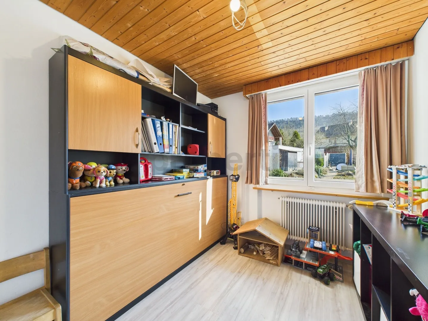 Casa a schiera moderna di 4,5 stanze con giardino a Büsserach - Foto 8 di 12