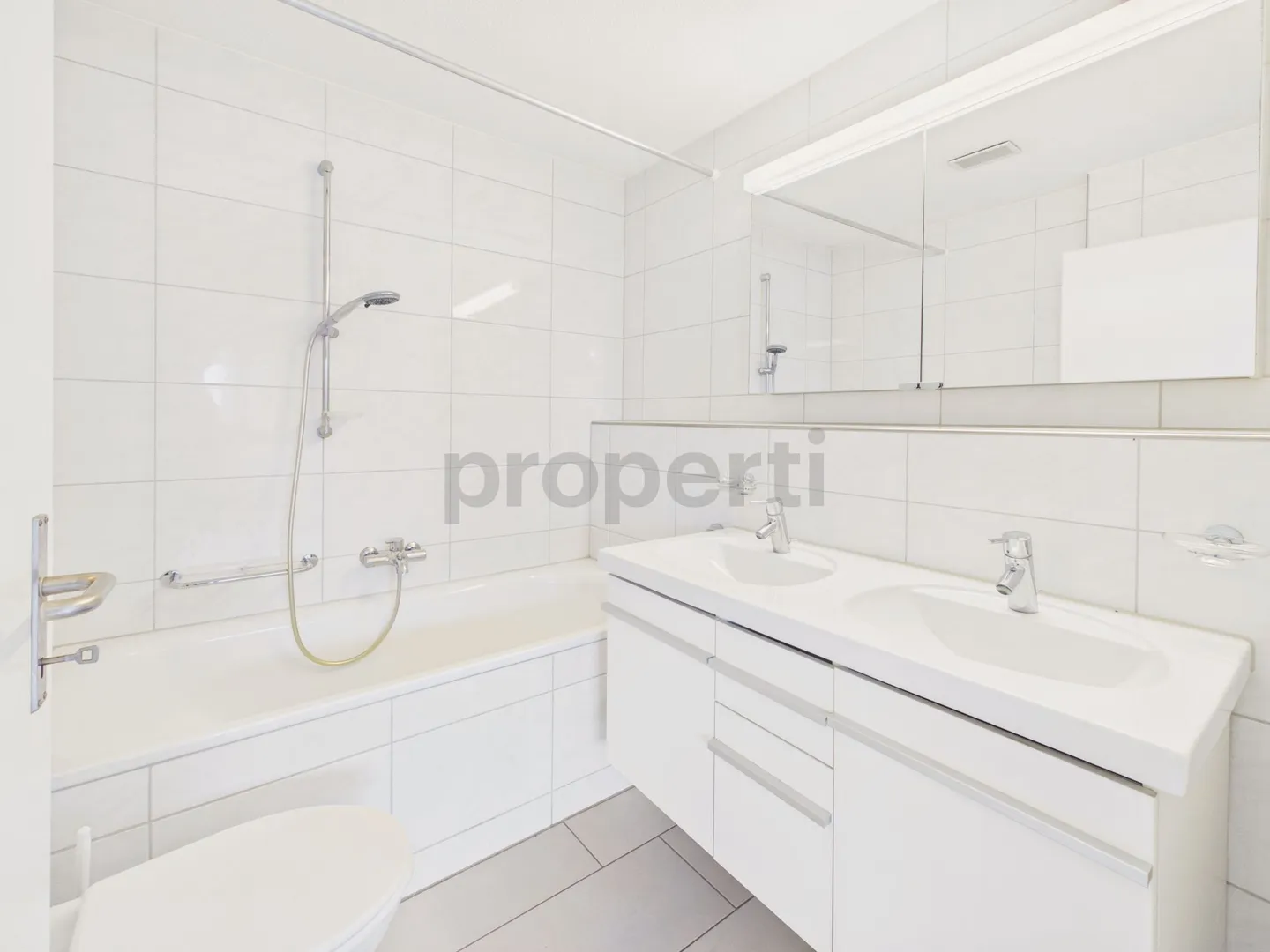 Helle 3.5-Zimmer-Wohnung mit Wintergarten - Foto 8 von 11