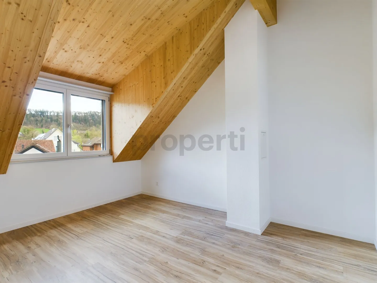 Exklusive 6.5-Zimmer-Dachwohnung mit Dachterrasse in Neftenbach - Foto 4 di 11