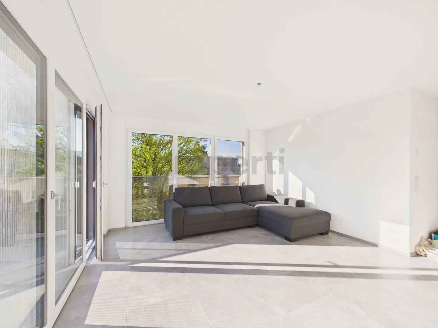 Moderno appartamento attico di 4,5 stanze con balcone, Bülach - Foto 2 di 13