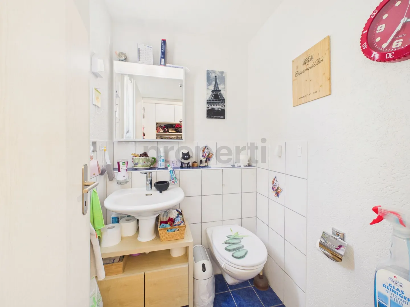 Casa familiare bifamiliare ben tenuta con impianto fotovoltaico e molto spazio al confine della città di Aarau - Foto 10 di 12