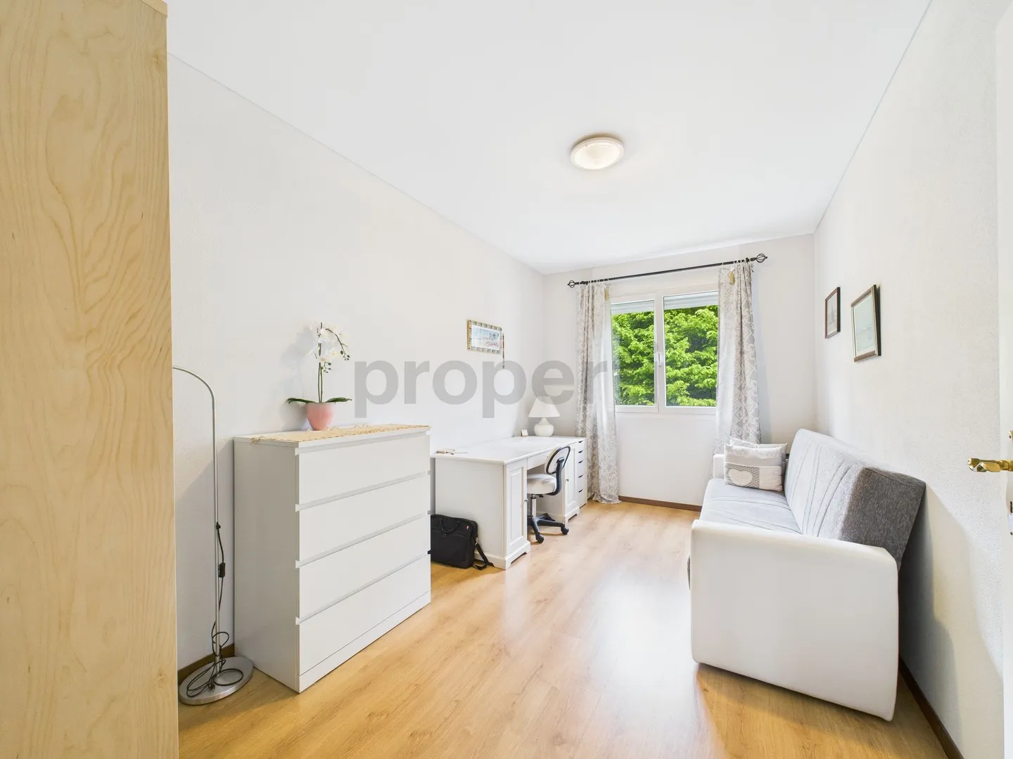 Exclusive 4.5-room apartment in Bellinzona, TI - Modern comfort in a central location - Photo 5 of 10