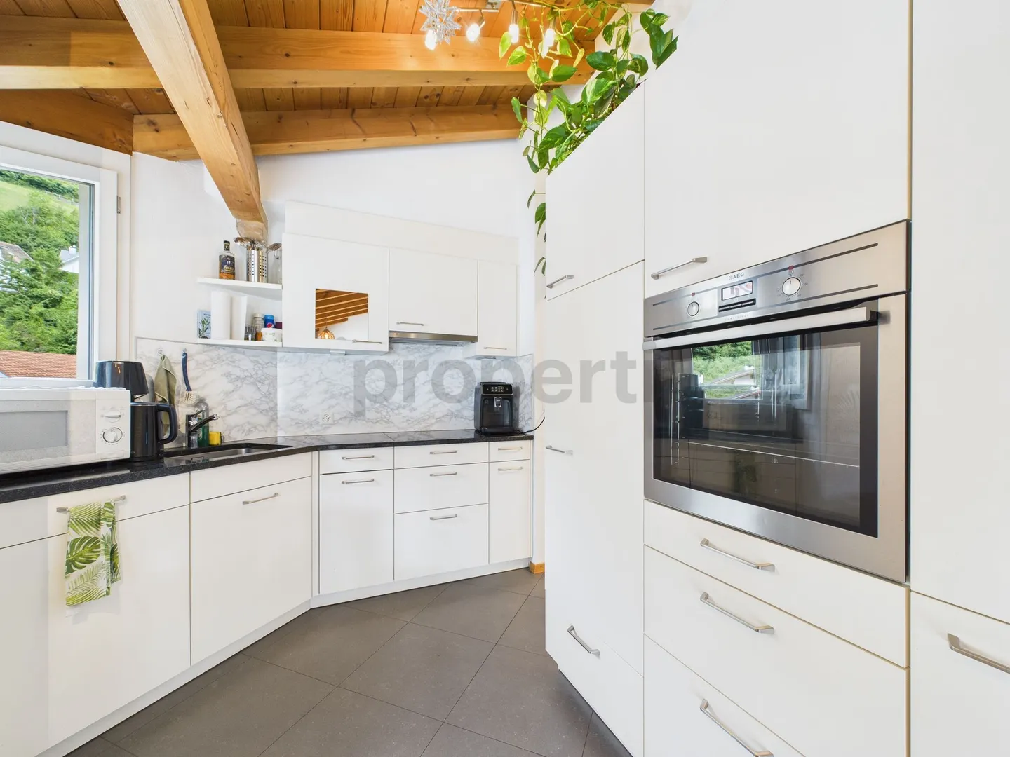 Exclusive 4.5-room penthouse with fantastic light and modern amenities in Untervaz, GR - Photo 2 of 12