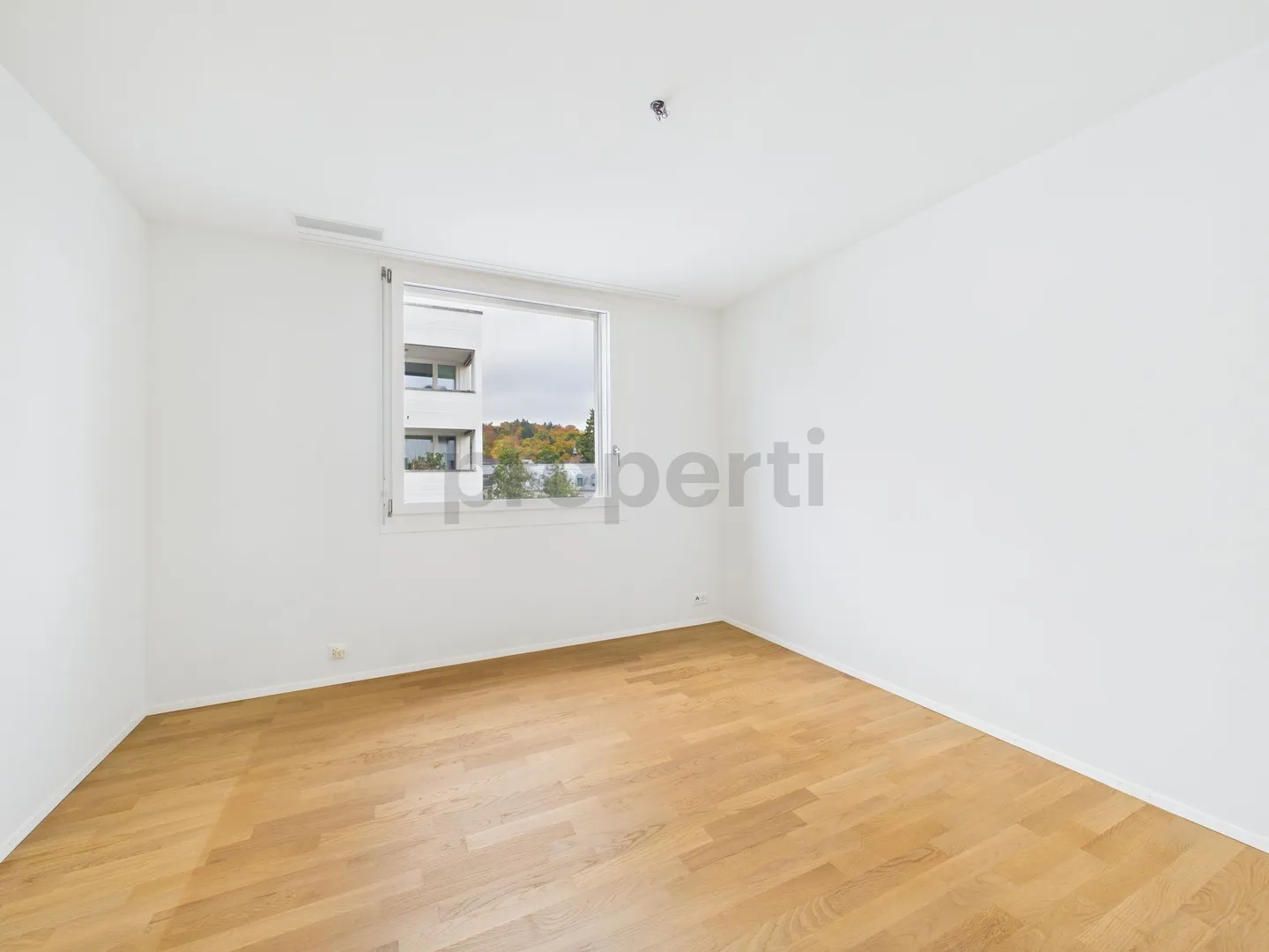 Moderno appartamento di 4,5 stanze con loggia spaziosa nel bosco - Foto 8 di 13