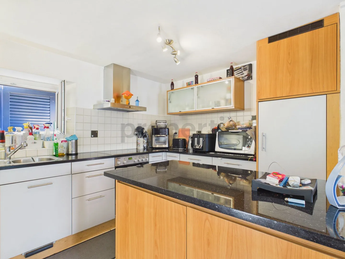 Maison unifamiliale avec deux unités d'habitation indépendantes à Mezzovico-Vira, résidence secondaire admise. - Photo 4 sur 13