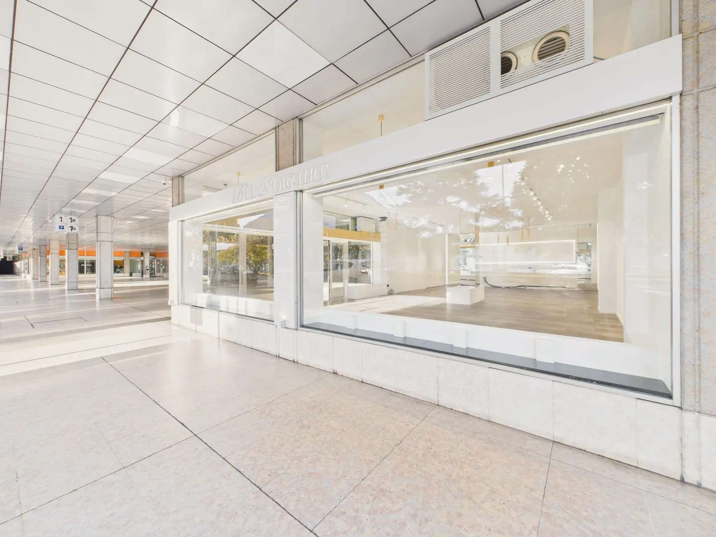 Eccellente locale commerciale nel cuore di Lugano, Canton Ticino - Photo 1 of 12