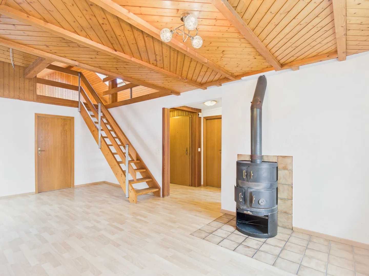 Lichtdurchflutete 3.5-Zimmer Maisonette-Dachwohnung in Rorschach - Photo 1 of 9