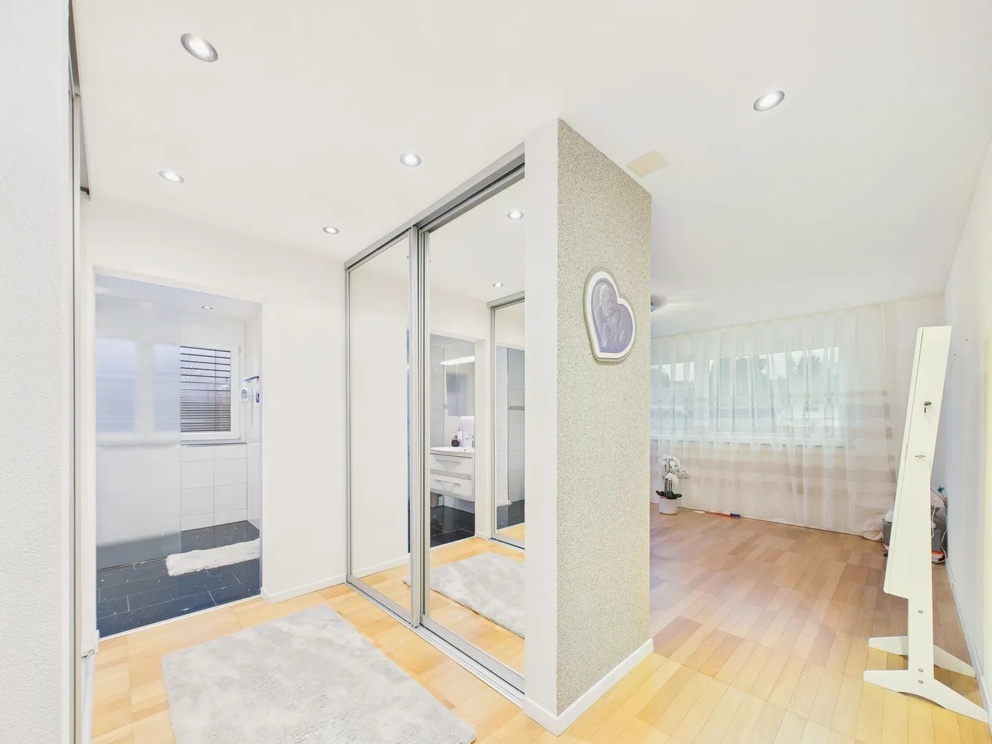 Modernes 5.5-Zimmer Einfamilienhaus mit Terrasse in Münchwilen - Photo 8 sur 12