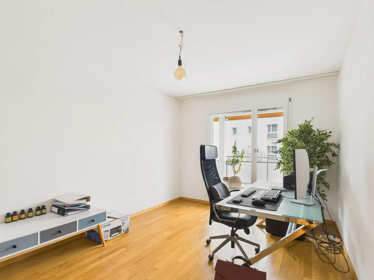 Luminoso appartamento di 4,5 locali con balcone a Wetzikon - Foto 7 di 11