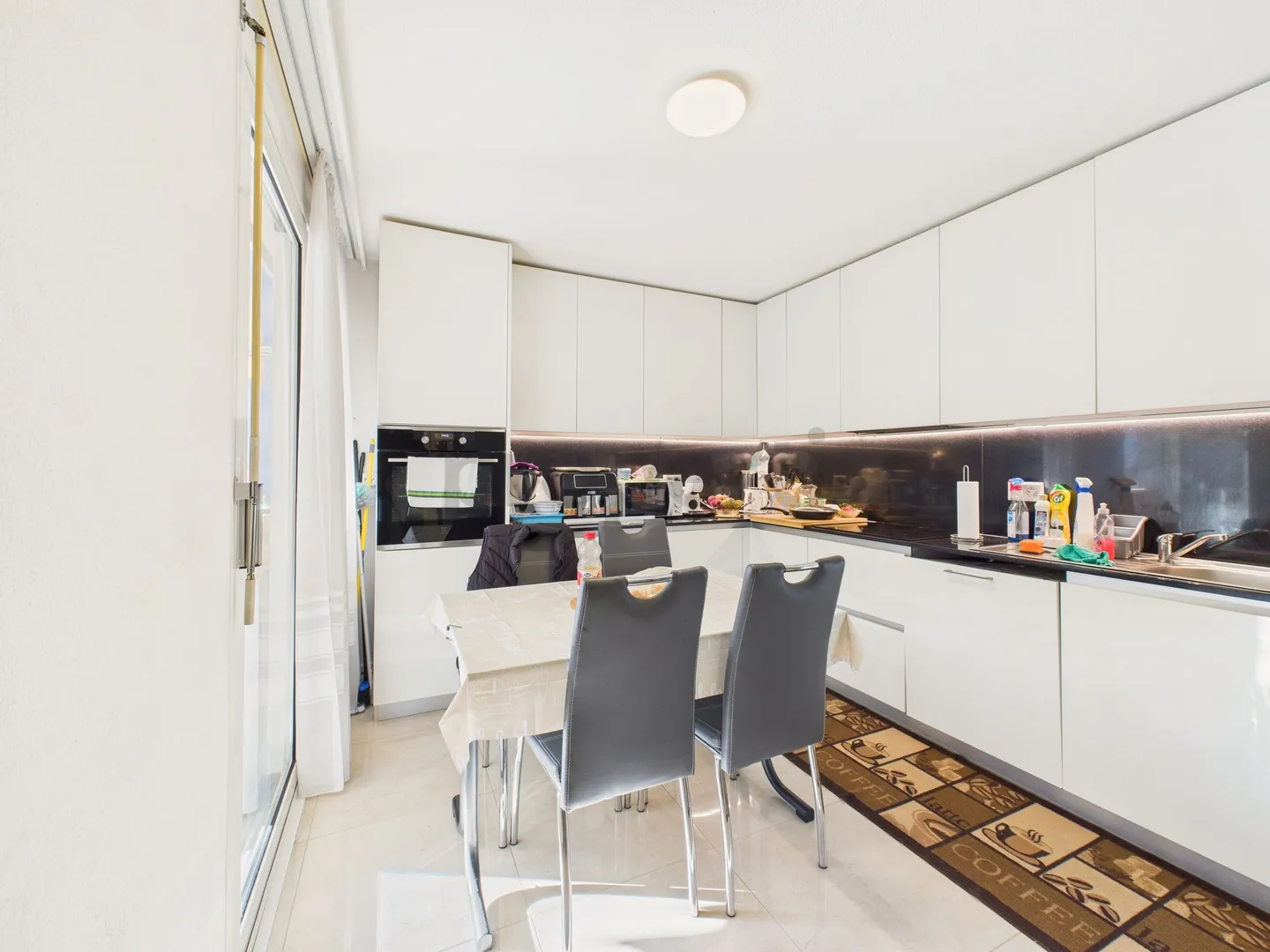 Gordola, 3 Torri condominium elegant 4.5 rooms - Photo 4 of 9