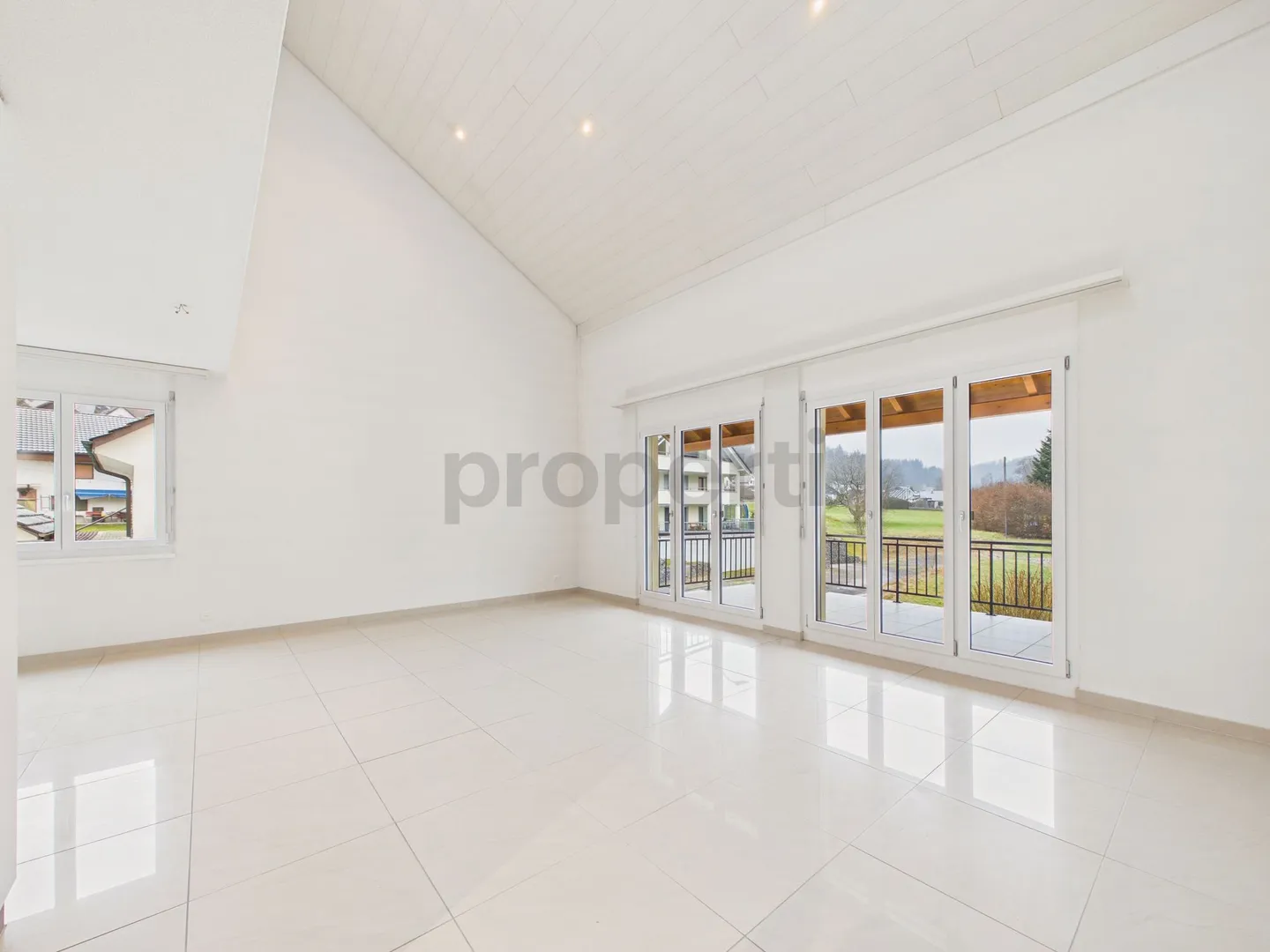 Moderne Maisonette mit Balkon - Foto 2 von 11