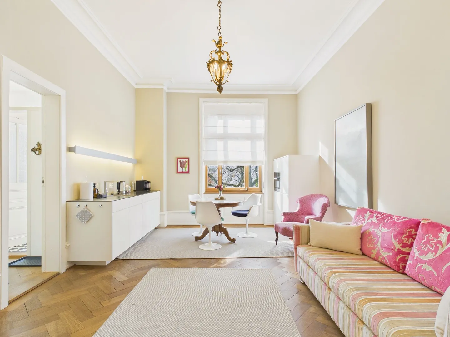 Elegant 2.5-Room Apartment in a Historic Jugendstil Villa in Basel - Photo 1 of 11