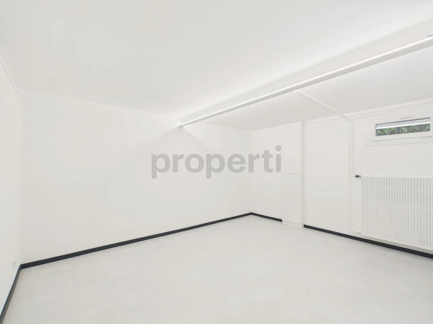 Moderna casa a schiera ristrutturata con giardino a La Neuveville - Foto 9 di 13