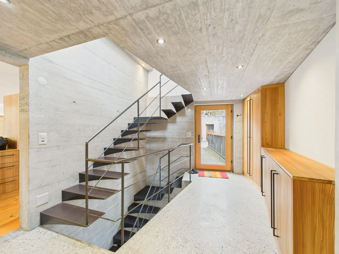 Charmantes 4.5-Zimmer Einfamilienhaus mit Balkon in Tumegl/Tomils - Foto 10 von 13