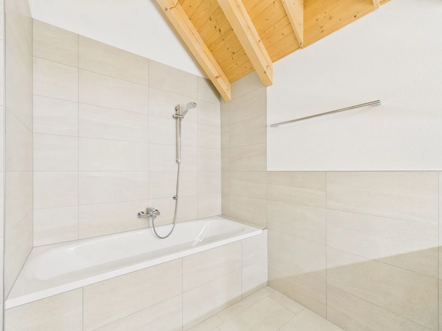 Modern 5.5-room townhouse with Minergie standard and charging station, Allschwil - Photo 11 of 13