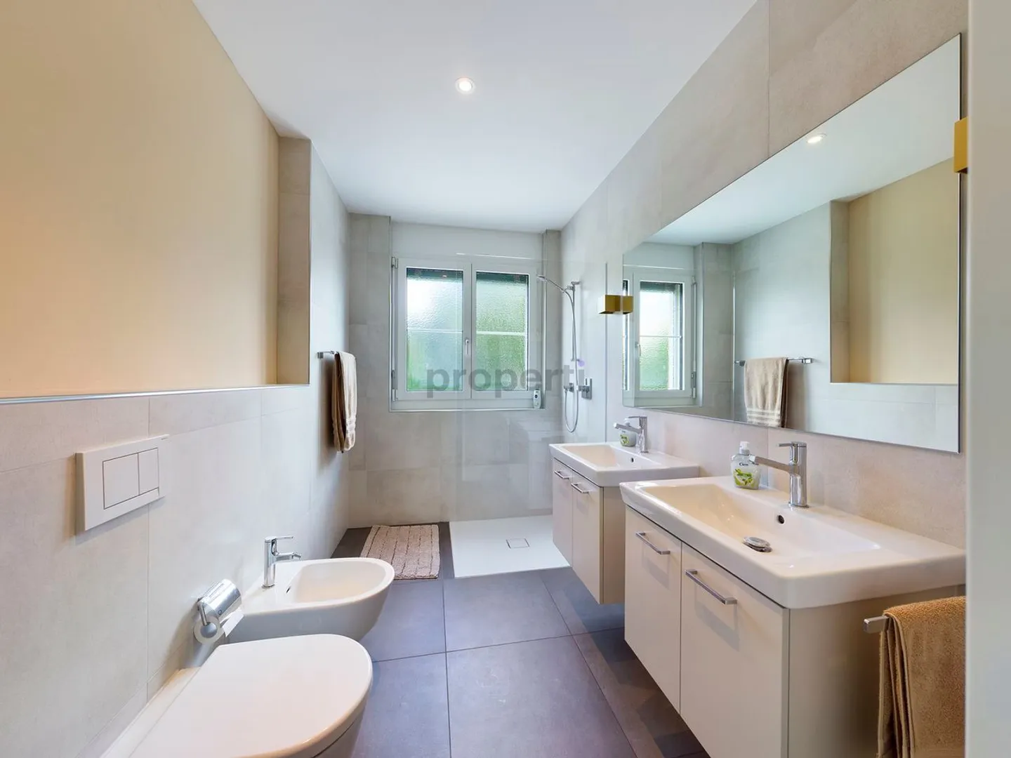 Elegant 8.5-Room Single-Family House with Garden in Hochfelden - Photo 8 of 11