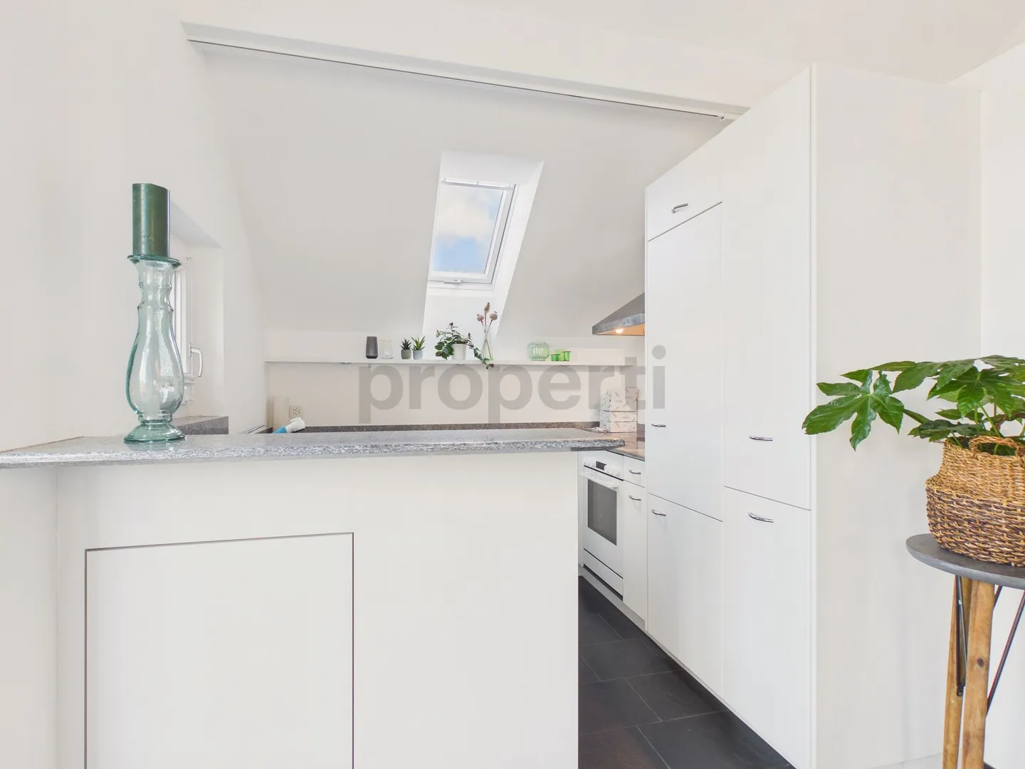 Quiet 3.5-room apartment with cellar, Hettlingen - Photo 2 of 13