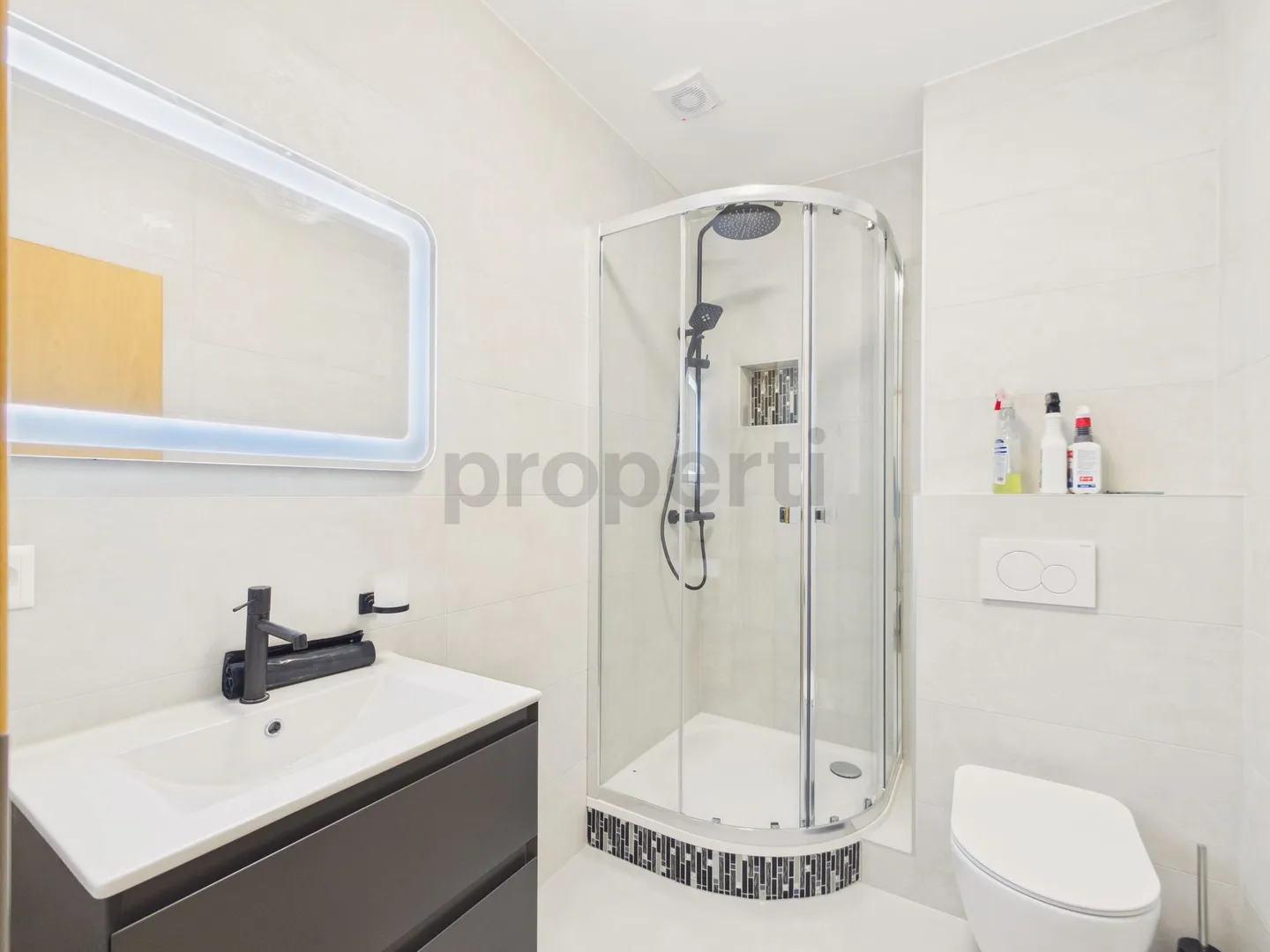 Elegant 4.5-room apartment with balcony, Chénens - Photo 9 of 10