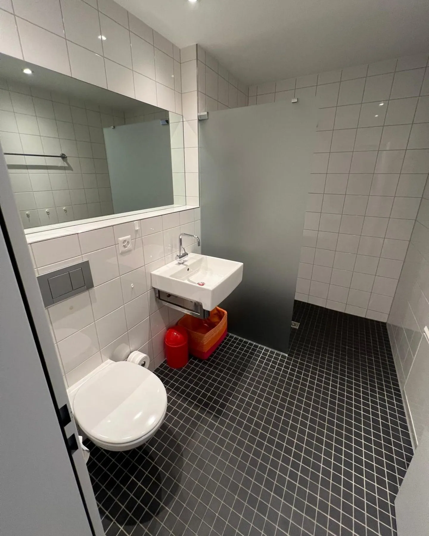 Appartement moderne 2.5 pièces à Binz - entièrement meublé. - Photo 5 sur 7